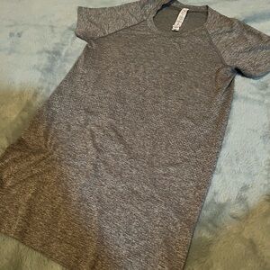 Lululemon Swiftly Tech Hip-Length short-sleeved shirt
